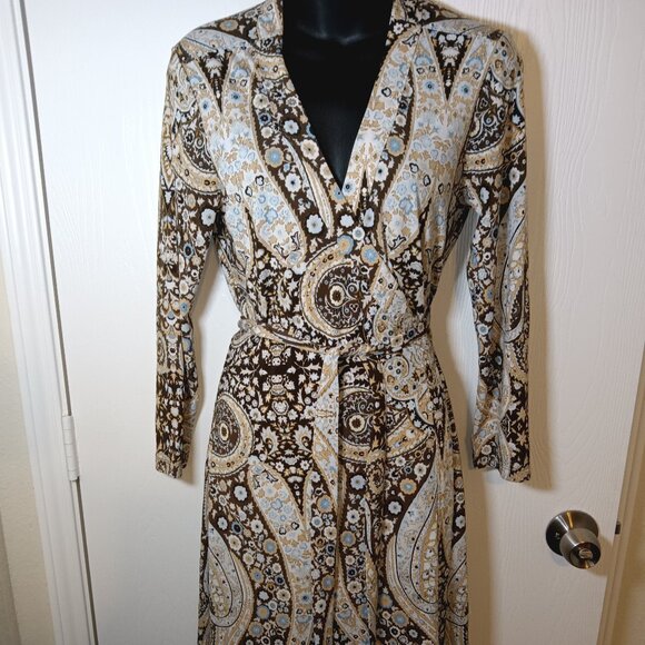 Tahari Dresses & Skirts - Tahari Knee Length Paisley Dress